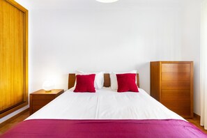 Iron/ironing board, free WiFi, bed sheets - Vilita Oasis Family Apartment (Pêra)