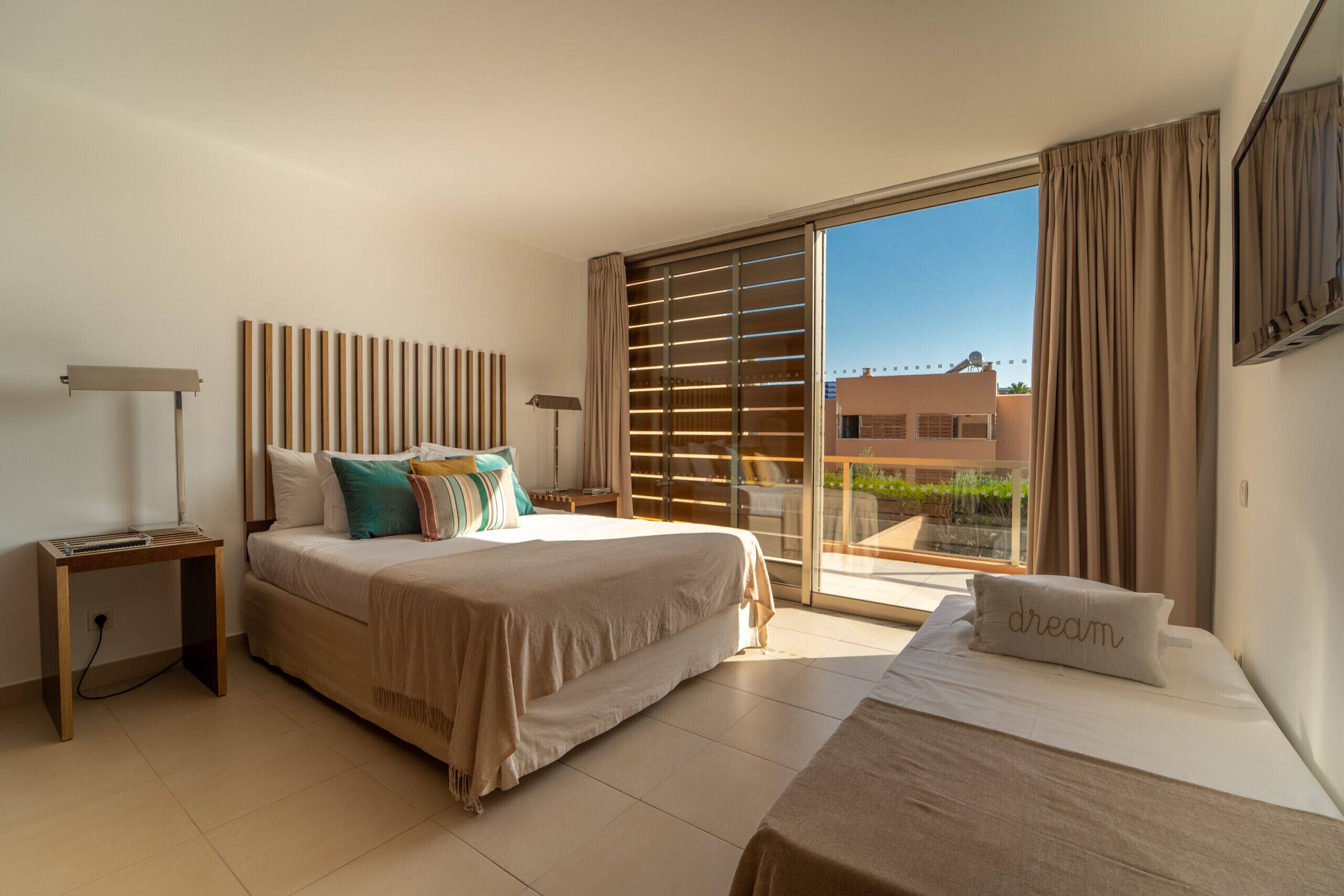 Bügeleisen/Bügelbrett, kostenloses WLAN, Bettwäsche