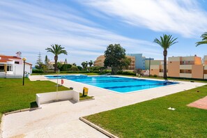 Pool - Acqua Vista Family Apartment | 300M from BEACH (Porches)