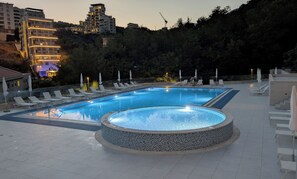Seasonal outdoor pool - Ststus M apartments 180 (Becici)