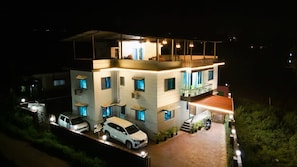 Living area - Sai Hill's Holiday's (Mahabaleshwar)