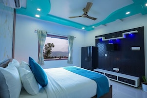 Habitación superior, 1 cama de matrimonio grande, vistas a la colina | Wifi gratis