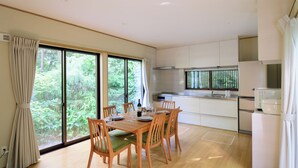 Family House, Mountain View | In-room dining - Kowakudani -Raku- (Hakone)