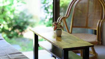 Familjehus - utsikt mot bergen | Vardagsrum | 19-tums smart-tv med digitalkanaler