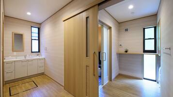 Family House, Mountain View | Bathroom | Separate tub and shower, spring water tub, free toiletries, hair dryer