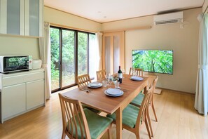 Casa familiare, vista montagna | Pasti in camera