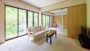 Family House, Mountain View | Living area - Kowakudani -Raku- (Hakone)