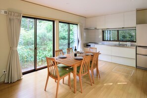 Family House, Mountain View | In-room dining - Kowakudani -Raku- (Hakone)