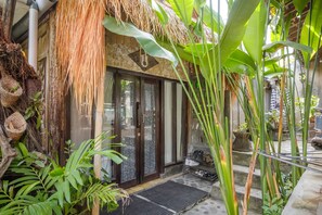 Front of property - TwoSpaces Living at Wave And Chill House (Canggu)