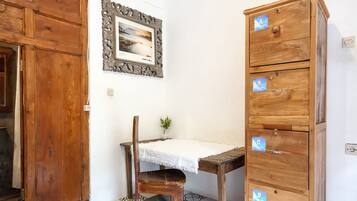 Family Room | Free WiFi, bed sheets