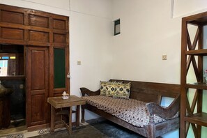 豪華四人房 | 免費 Wi-Fi、床單
