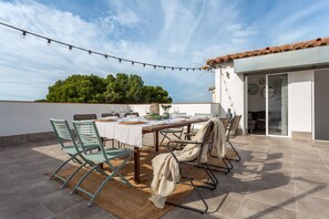 Outdoor dining - Casa Debora for 5 people in the Mongo area (L'Escala)
