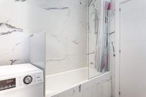 Shower, hair dryer - Casa Debora for 5 people in the Mongo area (L'Escala)