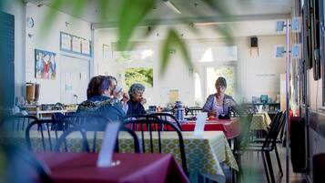 Asrama Umum, hanya perempuan | Area keluarga