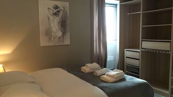 Iron/ironing board, WiFi, bed sheets