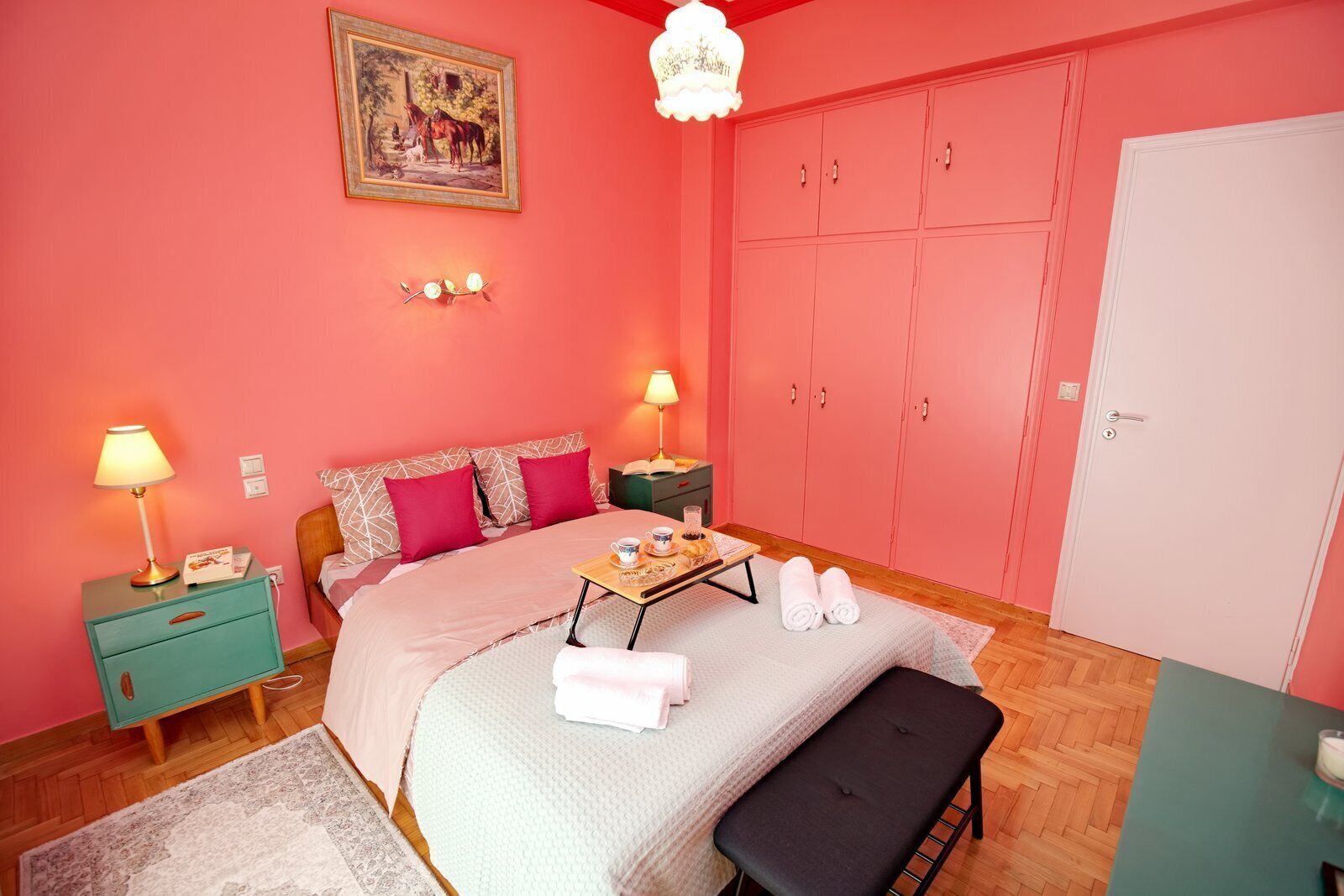 Iron/ironing board, WiFi, bed sheets