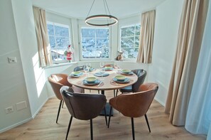 Dining - Chalet Aeschhorn, Apartment Lucy (Zermatt)