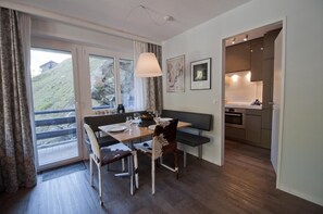 Dining - Haus Bodmen C, Apartment Edelweiss (Zermatt)