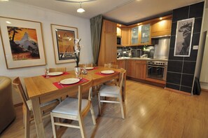 Dining - Haus Armina, Apartment Edward (Zermatt)