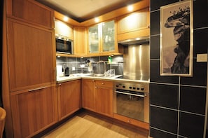 Fridge, oven, stovetop, dishwasher - Haus Armina, Apartment Edward (Zermatt)