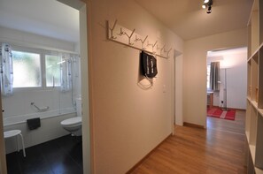 Shower, hair dryer - Haus Matten, Apartment Breithorn (Zermatt)