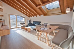 Living area - Chalet Kamanga, Apartment Jua (Zermatt)