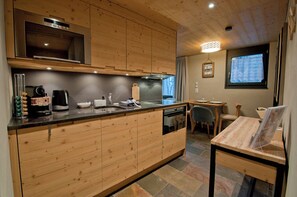 Fridge, microwave, oven, stovetop - Nevada Residence, Apartment Twin Peak (Zermatt)