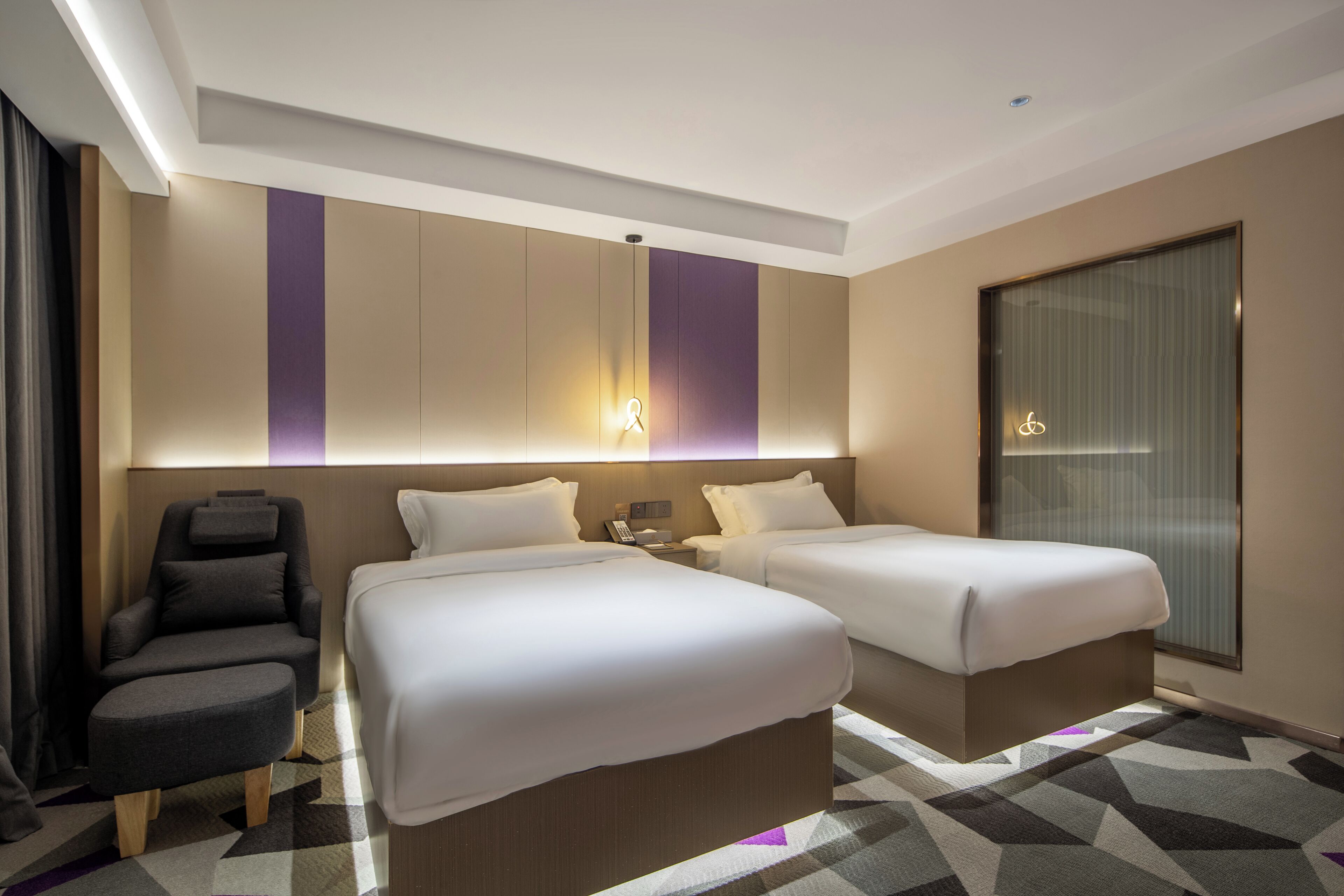 Deluxe Double or Twin Room, Hill View | Laptop workspace, blackout drapes, iron/ironing board, free WiFi