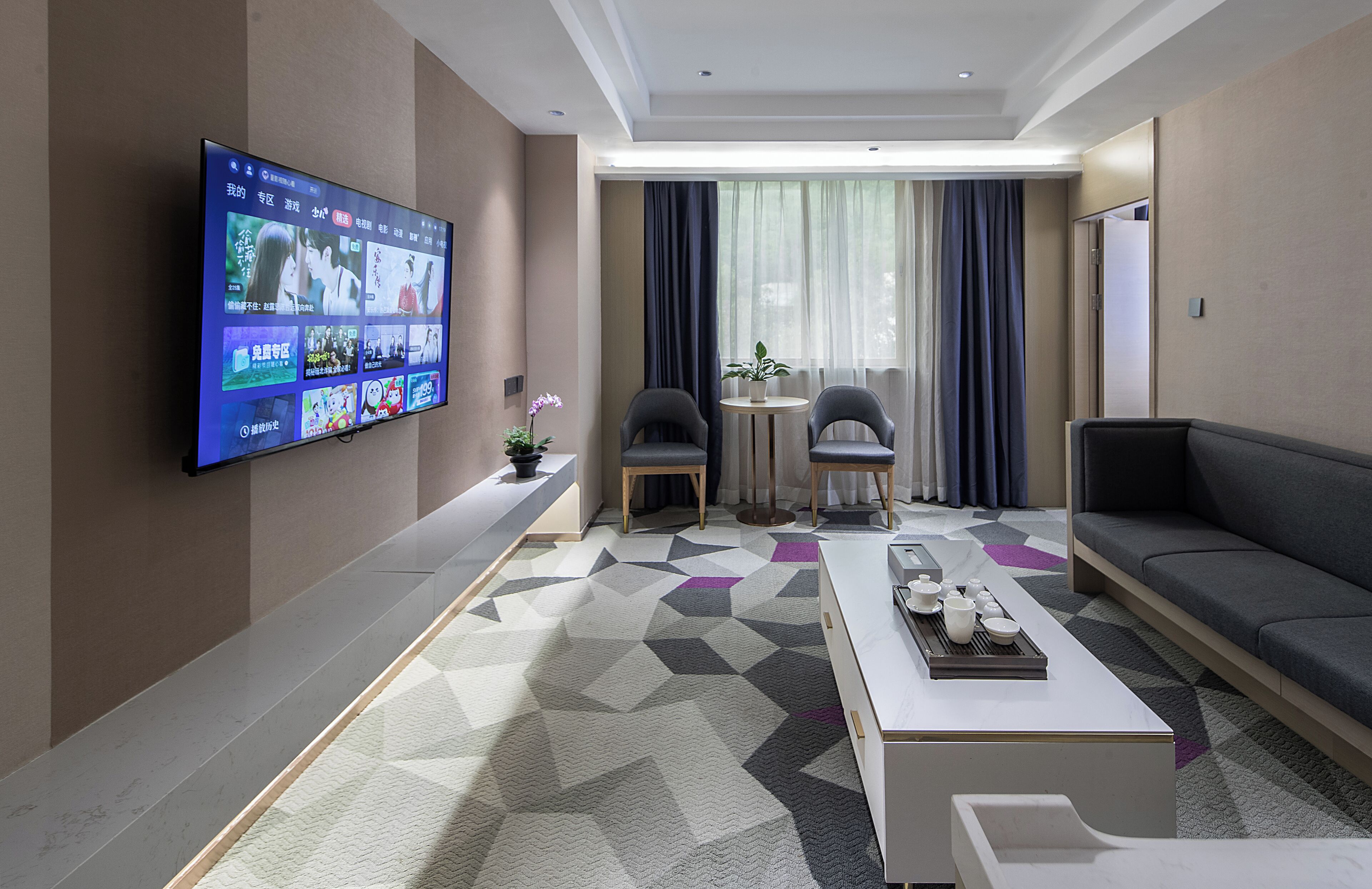 Superior Suite, Hill View | Living area