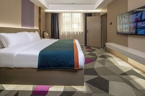 Luxury Suite, City View | Laptop workspace, blackout drapes, iron/ironing board, free WiFi - Jinchen Hotel Shenzhen (Shenzhen)