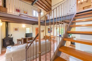 TV - Charming villa in Crestatx, near Pollensa (Sa Pobla)