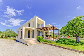Exterior - Beautiful villa with mountain views, 5km to beach (Alcúdia)