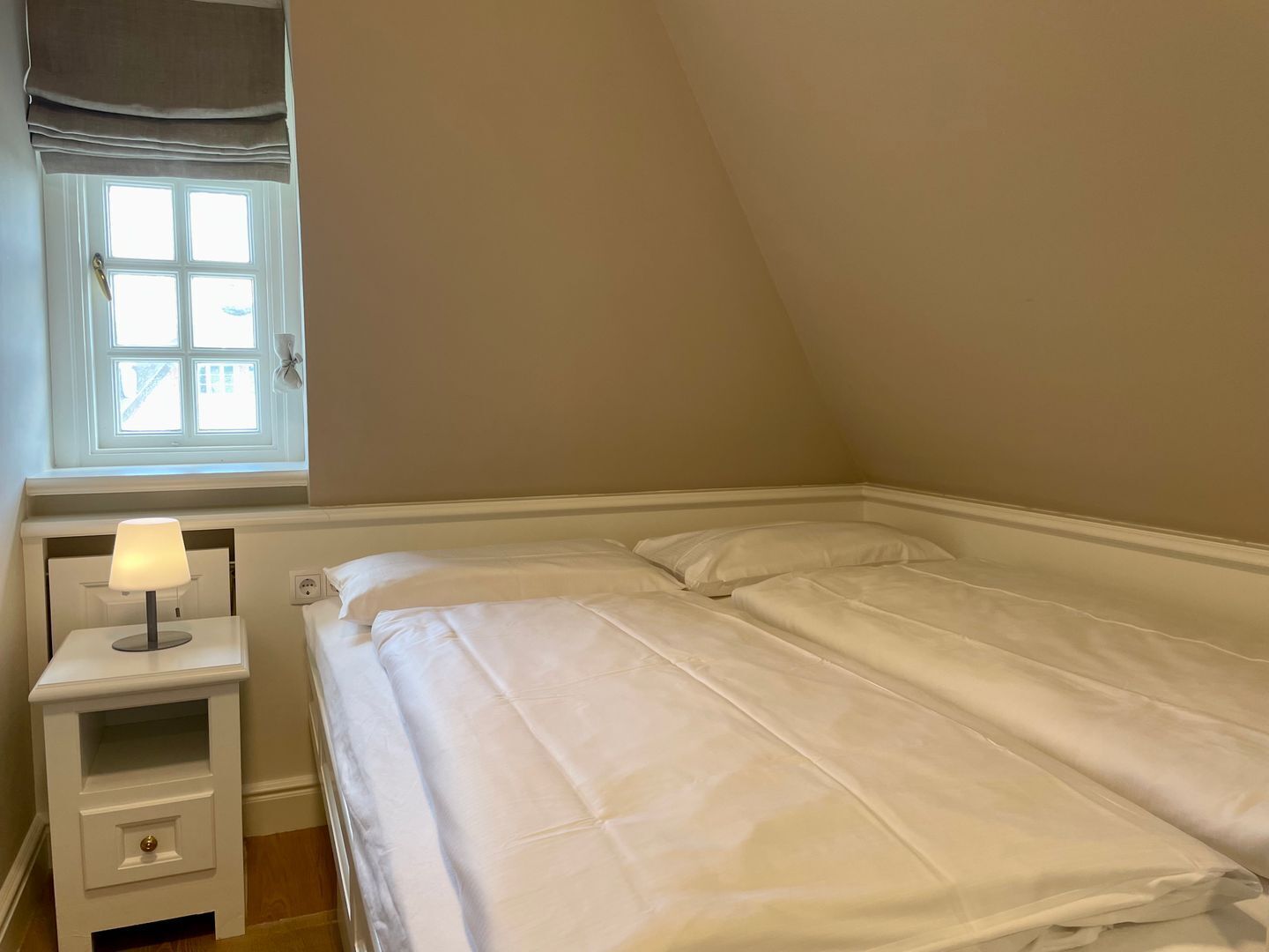 Schreibtisch, Bügeleisen/Bügelbrett, kostenloses WLAN