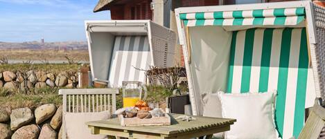 تناول الطعام بالخارج