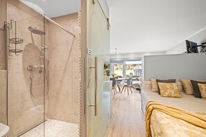 Desk, iron/ironing board, free WiFi - Charming vacation apartment in Haus Kampbarg in Kampen with terrace and sea view (Kampen (Sylt))