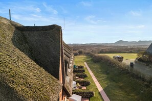 Property grounds - Charming vacation apartment in Haus Kampbarg in Kampen with terrace and sea view (Kampen (Sylt))