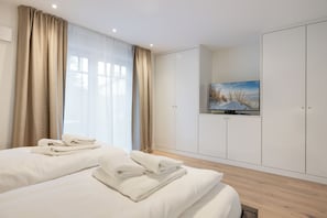 Iron/ironing board, free WiFi, bed sheets