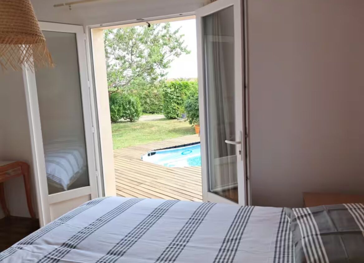 Strykejern/-brett, reiseseng for barn og sengetøy