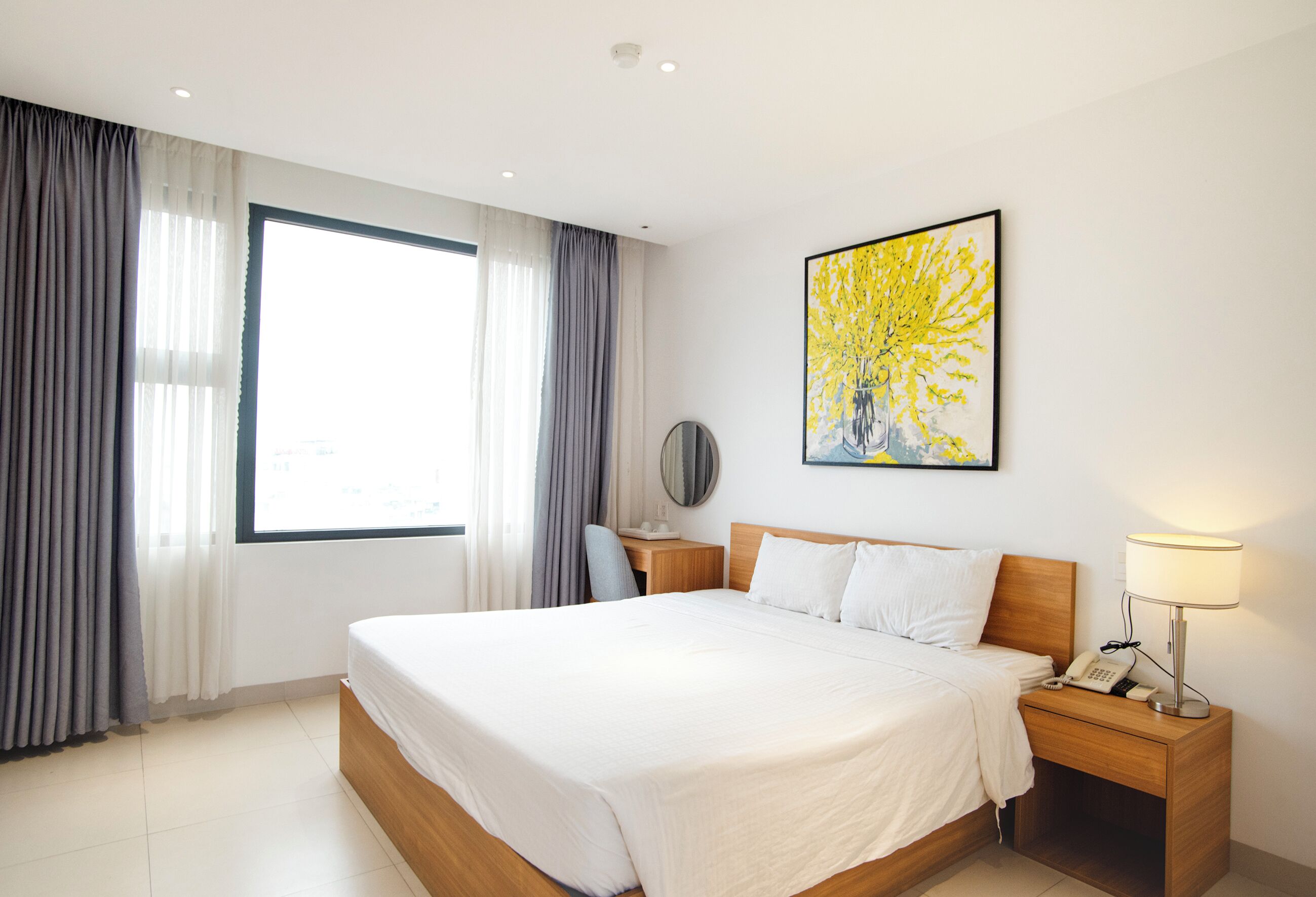 Habitación doble, 1 cama de matrimonio grande | Minibar, escritorio, sistema de insonorización