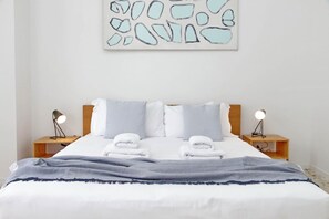 2 Schlafzimmer, Schreibtisch, Bügeleisen/Bügelbrett