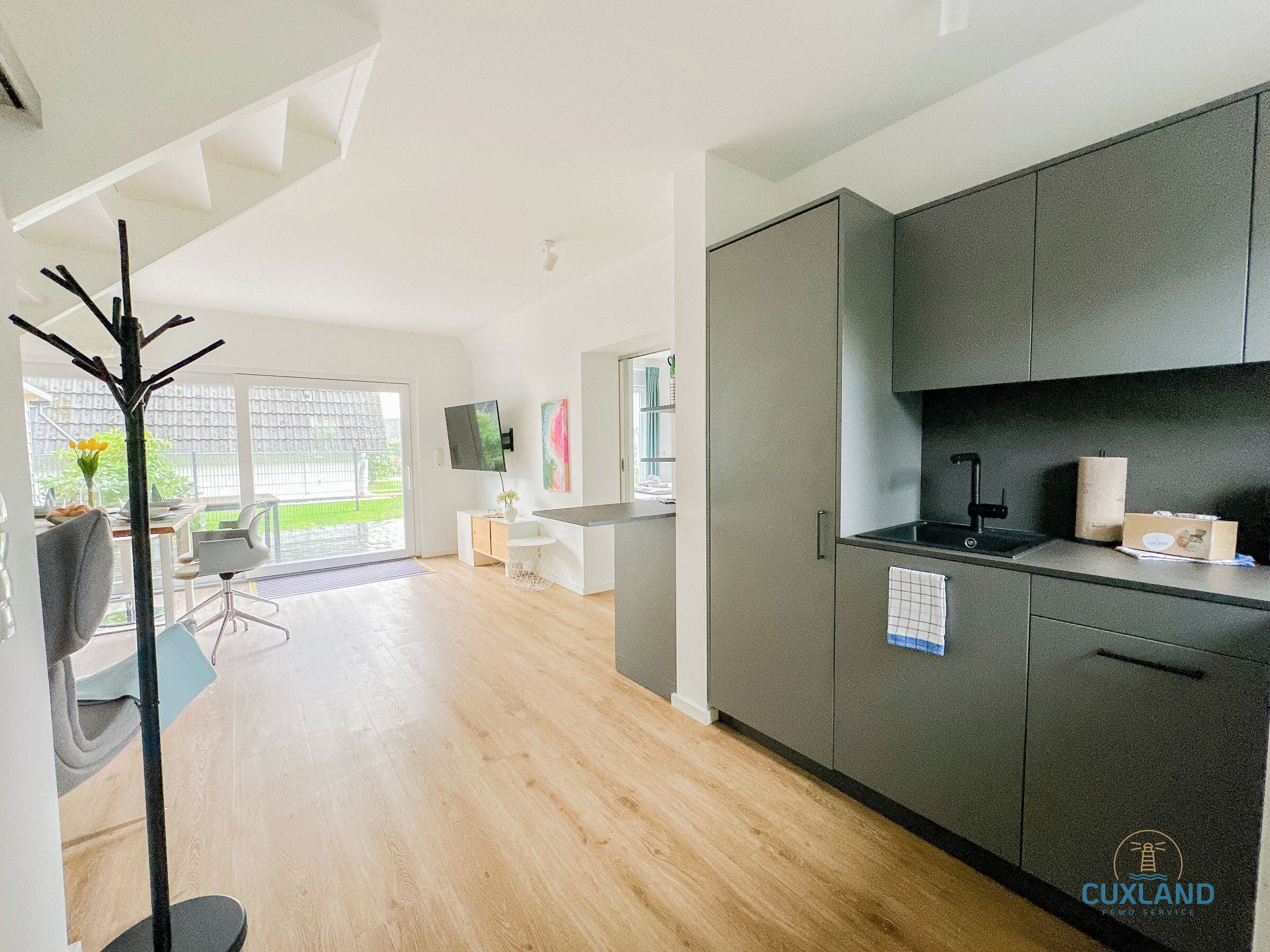 Kühlschrank, Mikrowelle, Herdplatte, Geschirrspüler