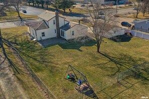 Exterior - Cozy Country Getaway Just Minutes From The City (Elmwood)