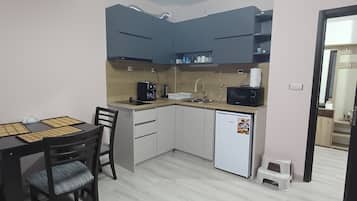 Microwave, stovetop