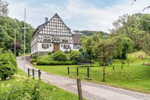Exterior - Room "Double Room 2" with Shared Terrace, Garden and Wi-Fi (Kirchhundem)