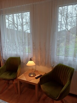 Interior - Room 'Double Room with Shower/WC' with Shared Terrace, Garden & Wi-Fi (Kirchhundem)