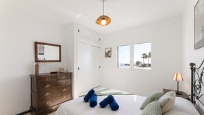 4 chambres, fer et planche à repasser, Wi-Fi gratuit, draps fournis