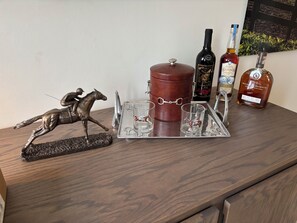 Comfort Single Room | Living area - Hotel Thoroughbred (Paris)