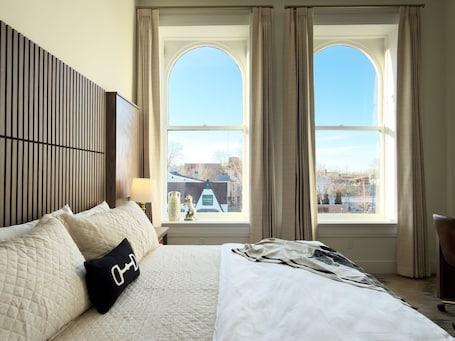 Quarto solteiro conforto | Parte interna. Hotel Thoroughbred