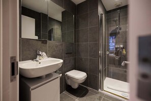 Shower - Brick Lane Duplex Styled Living in the Heart of Shoreditch (London)