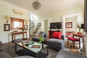 Smart TV - New - Costaguti residence and terrace (Roma)